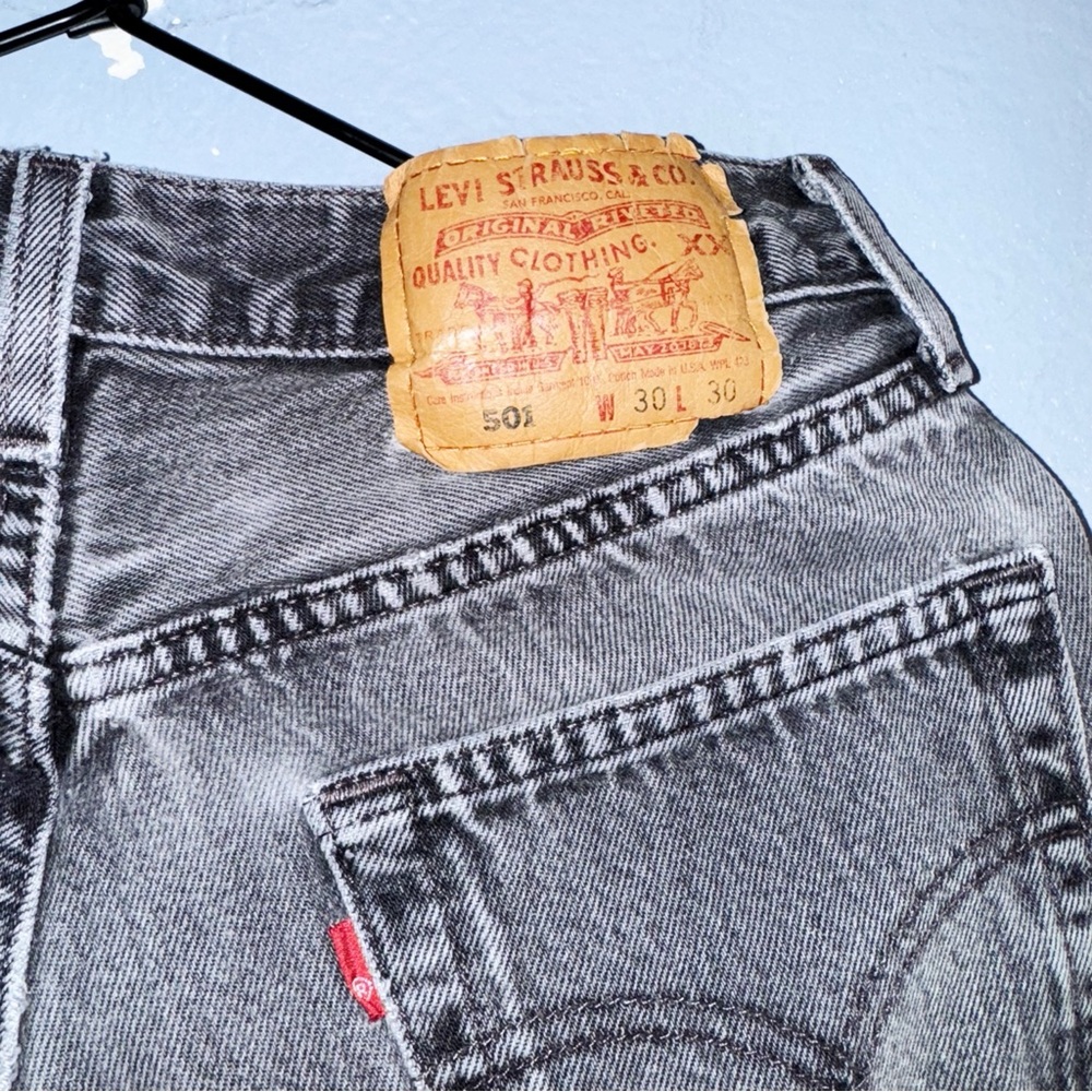 Levi’s 501 90s Vintage grunge faded Jeans Size 30/ 27” - Picture 13 of 13